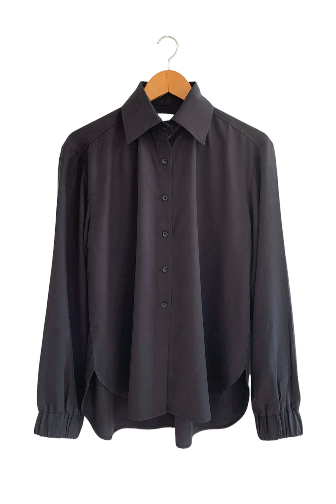 Chemise masculine ample noire. 