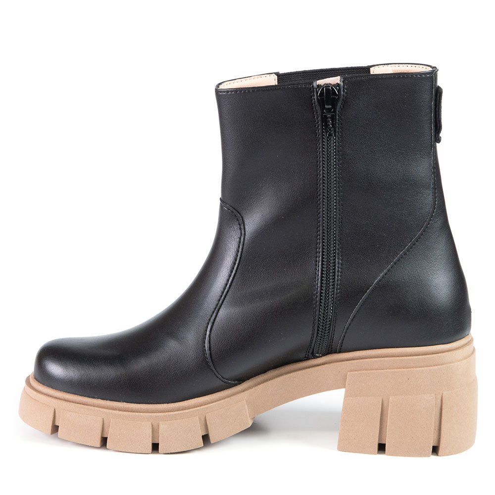 CHELSEA Black Cactus Leather Bootie